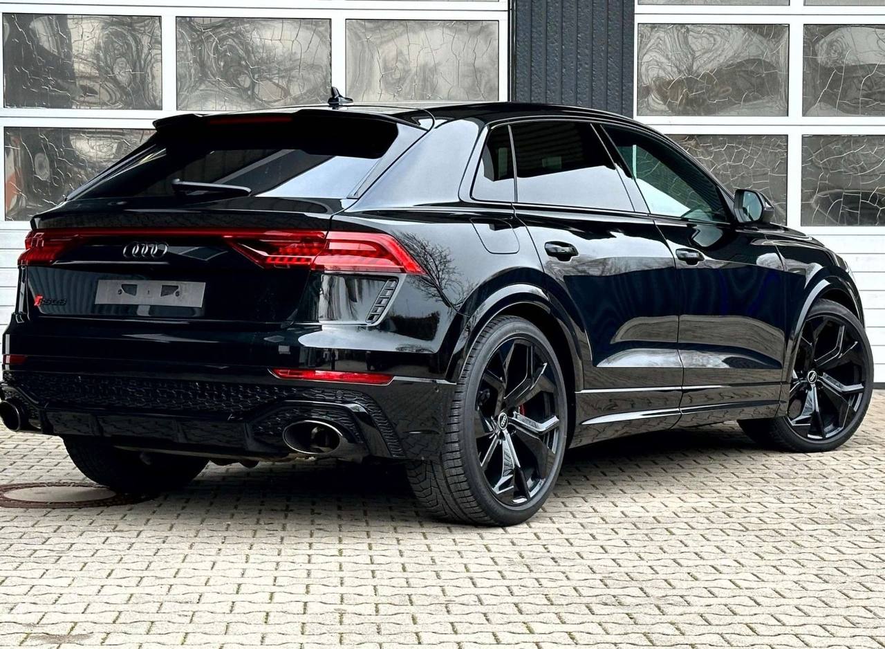 Audi RSQ8