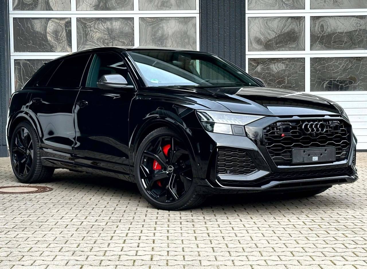 Audi RSQ8