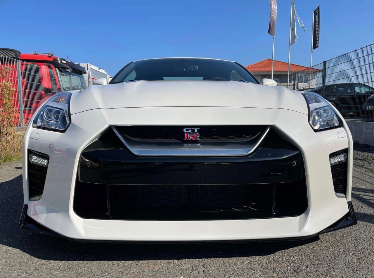 Nissan GT-R