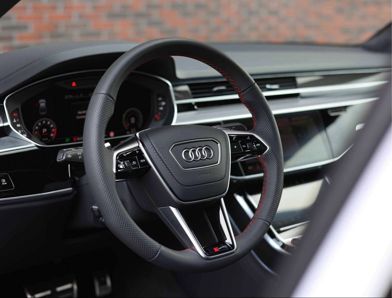 Audi S8