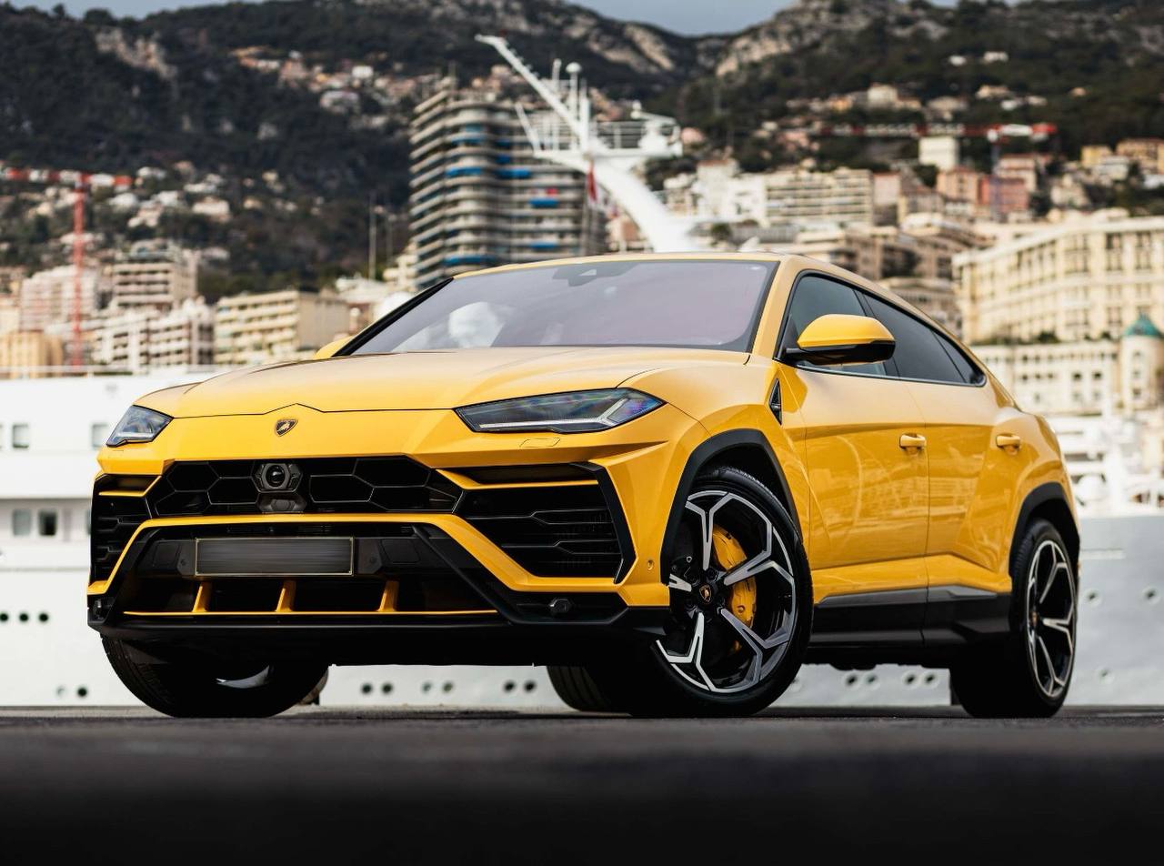  Lamborghini Urus