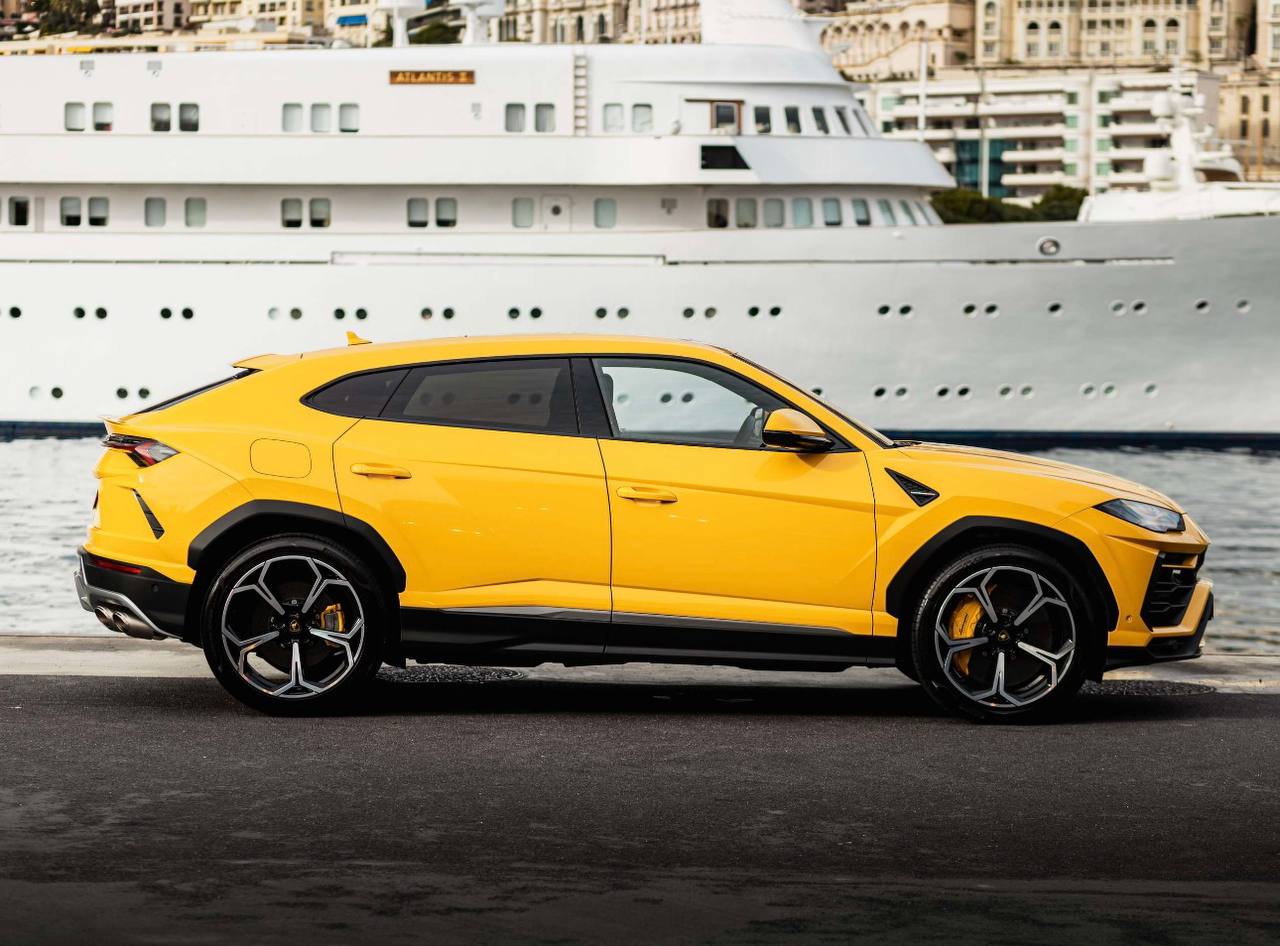  Lamborghini Urus