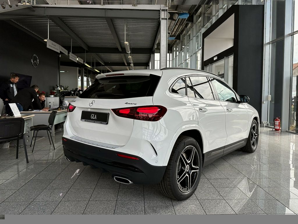 Mercedes-Benz GLA 220