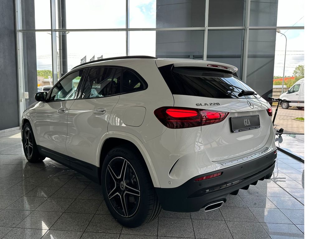 Mercedes-Benz GLA 220