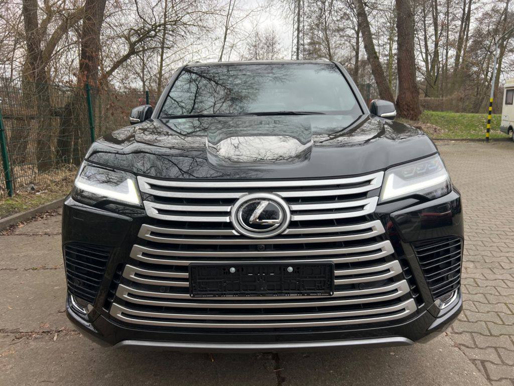 Lexus LX600