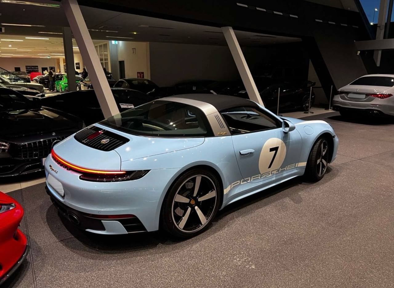 Porsche 911