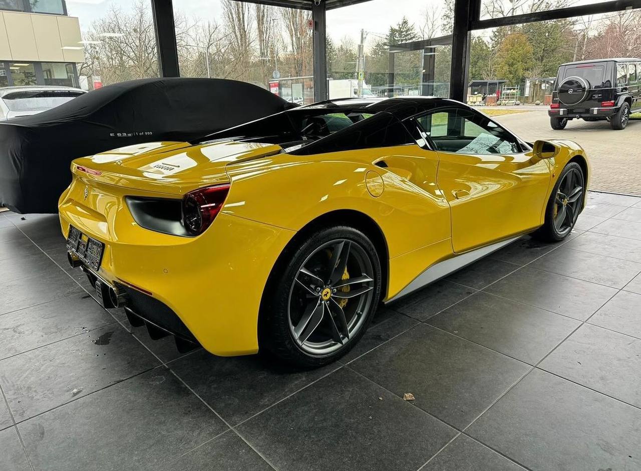 Ferrari 488