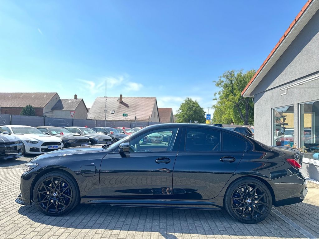 BMW 330e