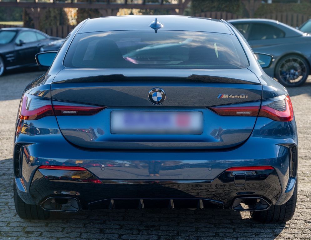 BMW M440i