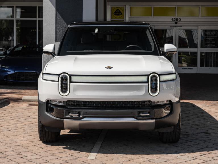 Rivian R1S