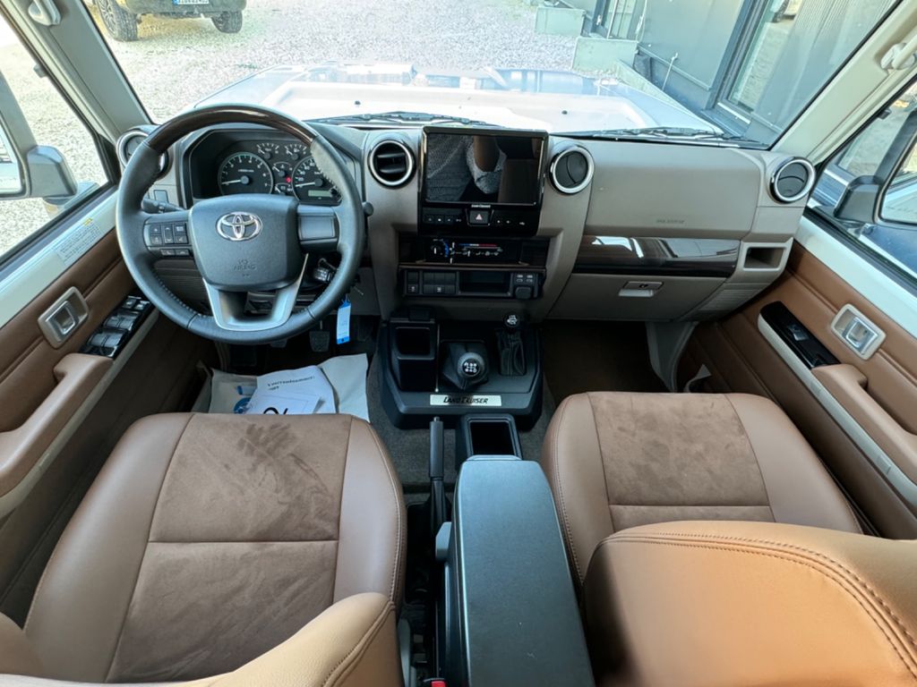 Toyota Land Cruiser 