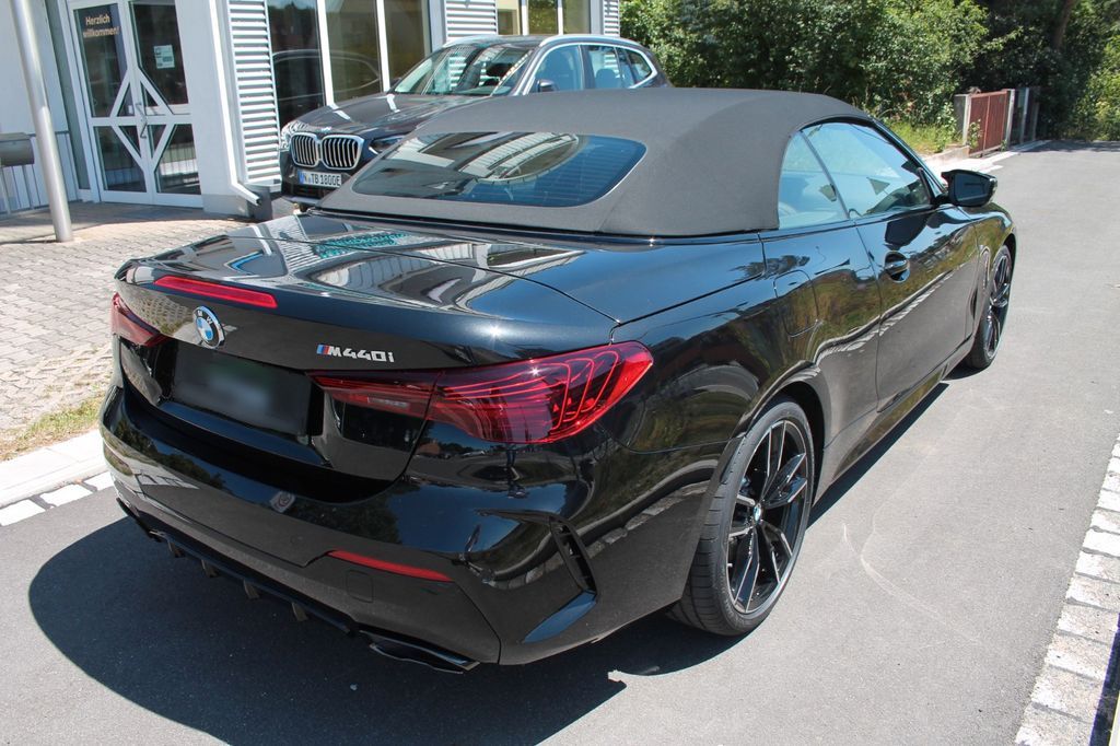 BMW M440i