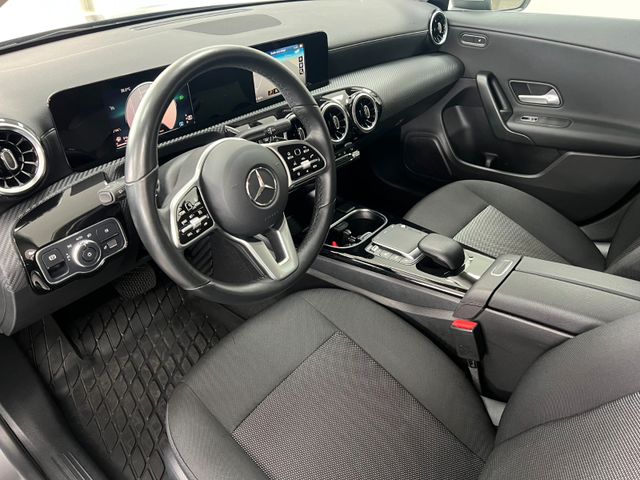 Mercedes-Benz CLA 220 