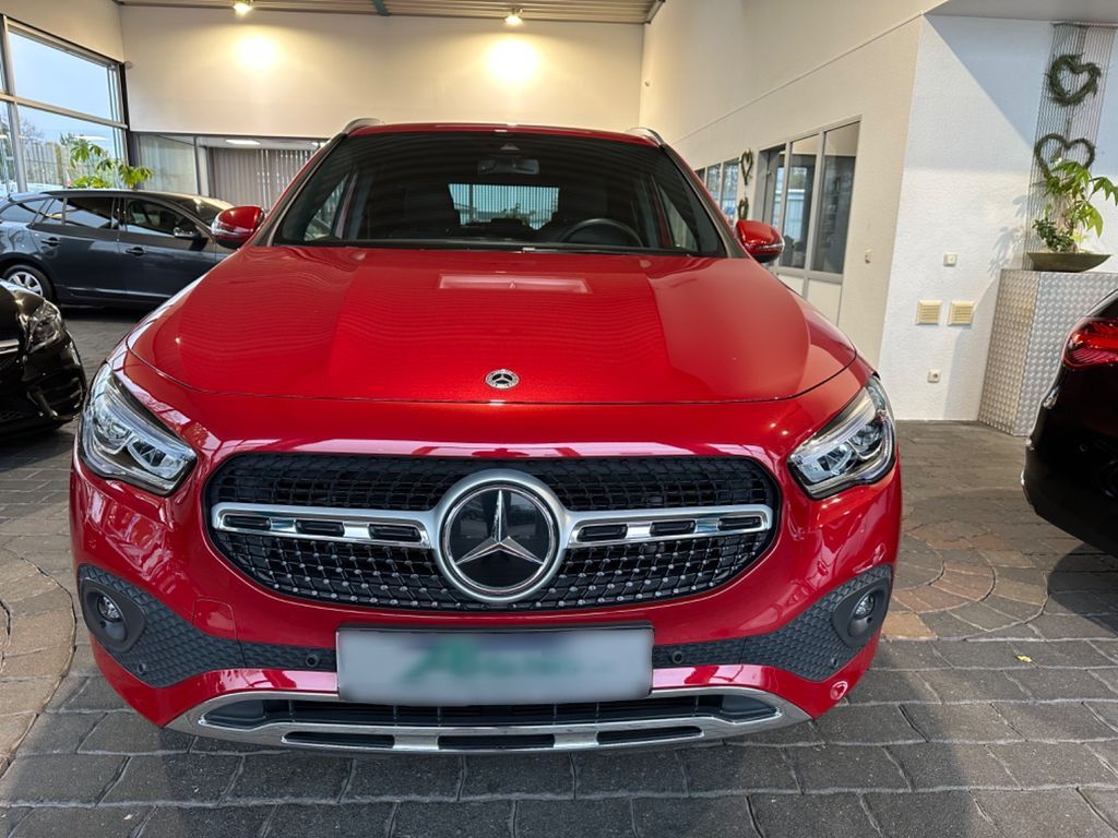 Mercedes-Benz GLA 200