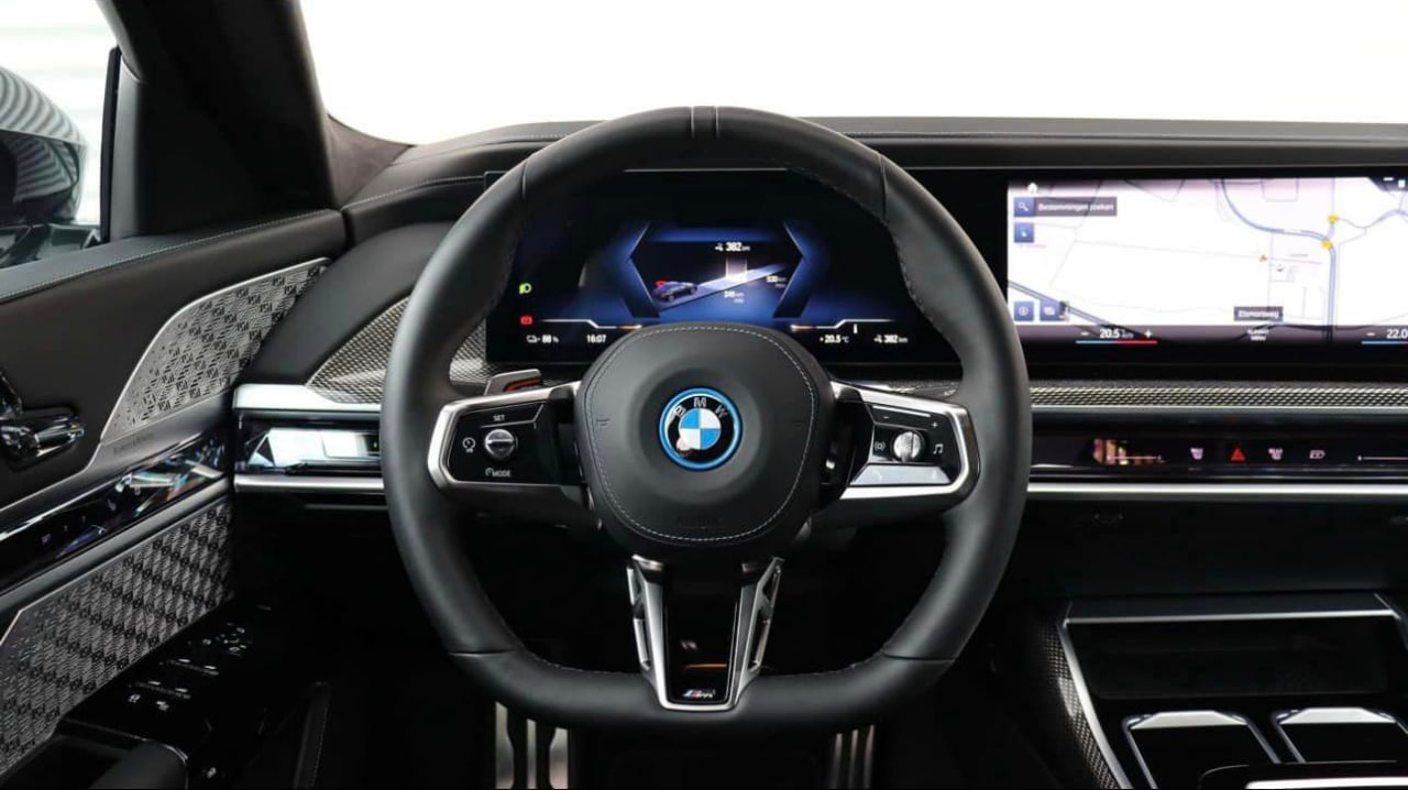 BMW I7