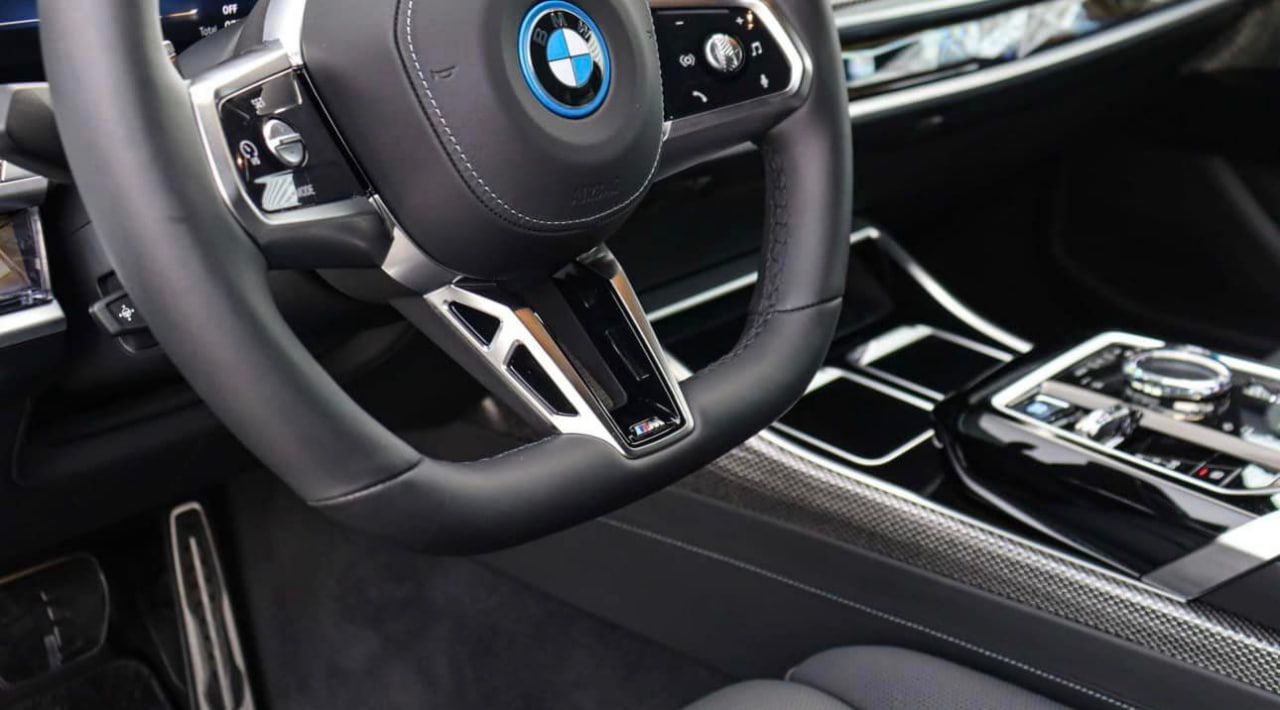 BMW I7