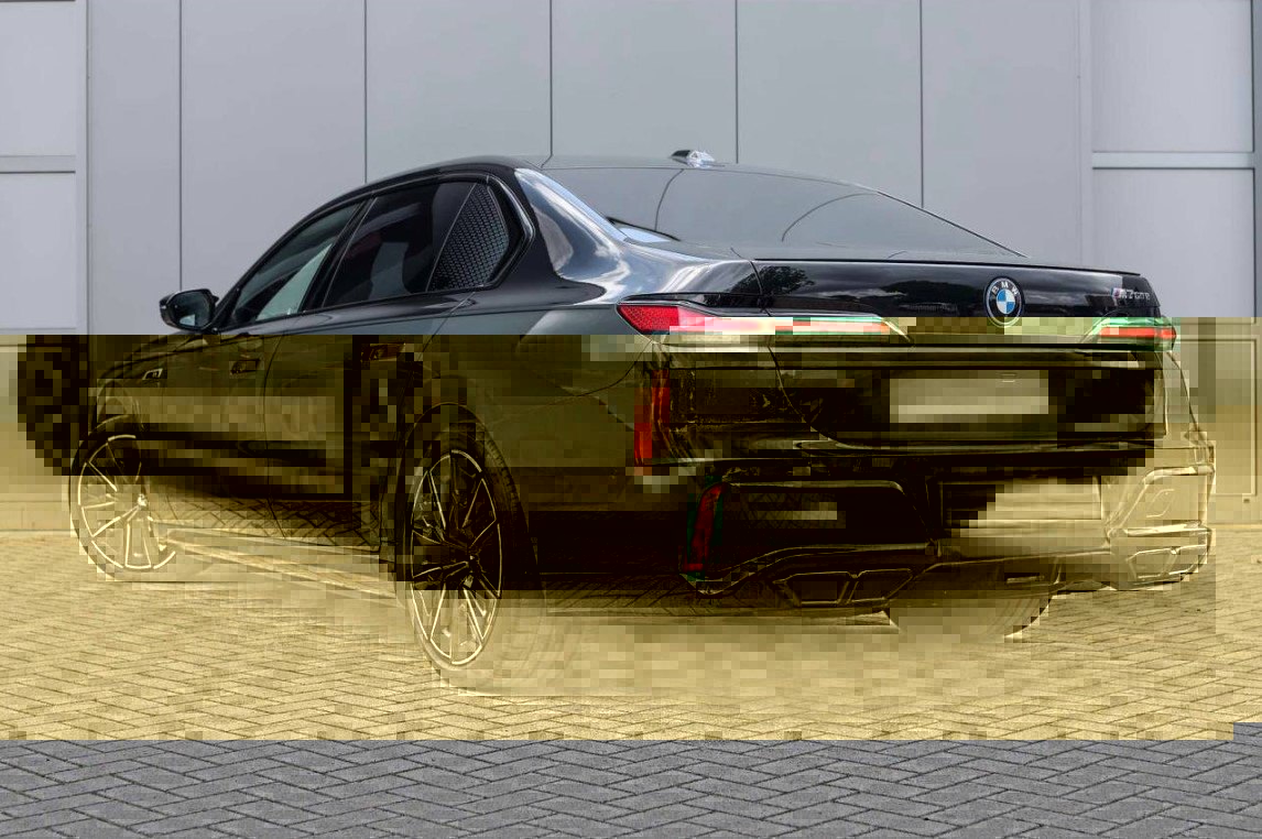 BMW M760e