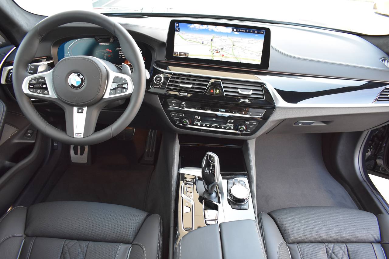 BMW M550i