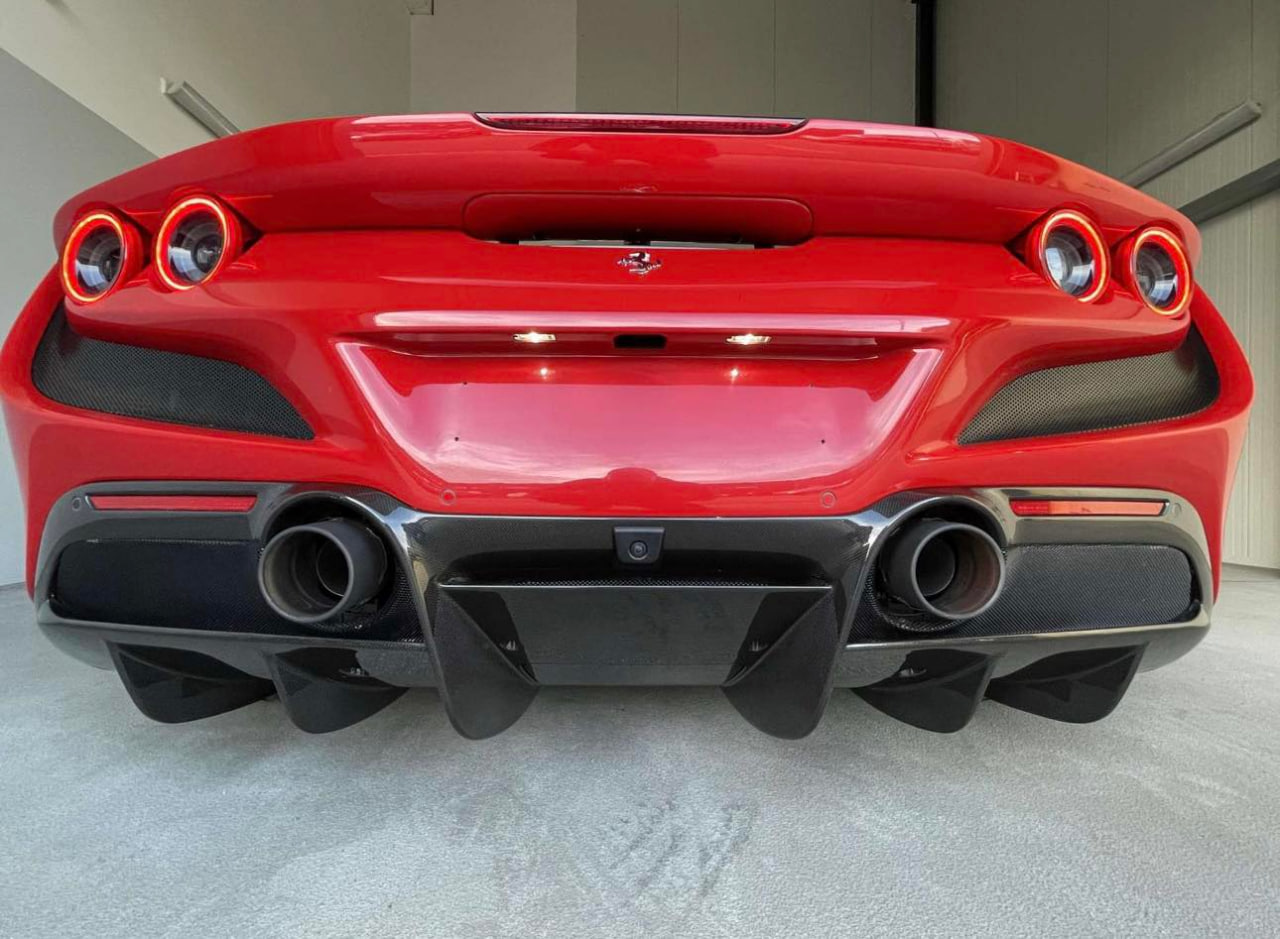 Ferrari F8 