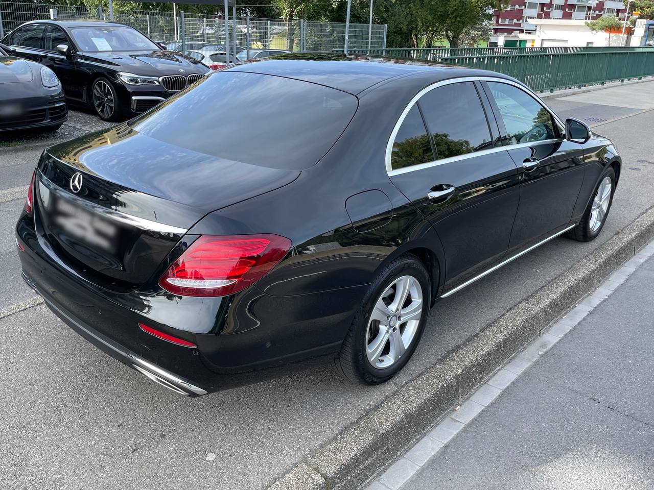 Mercedes-Benz E200