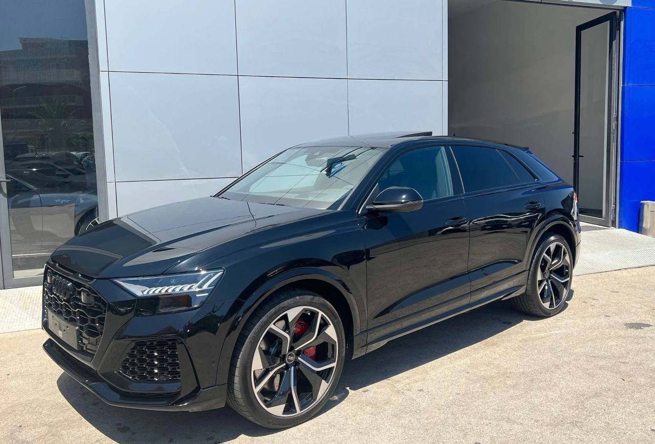 Audi RSQ8