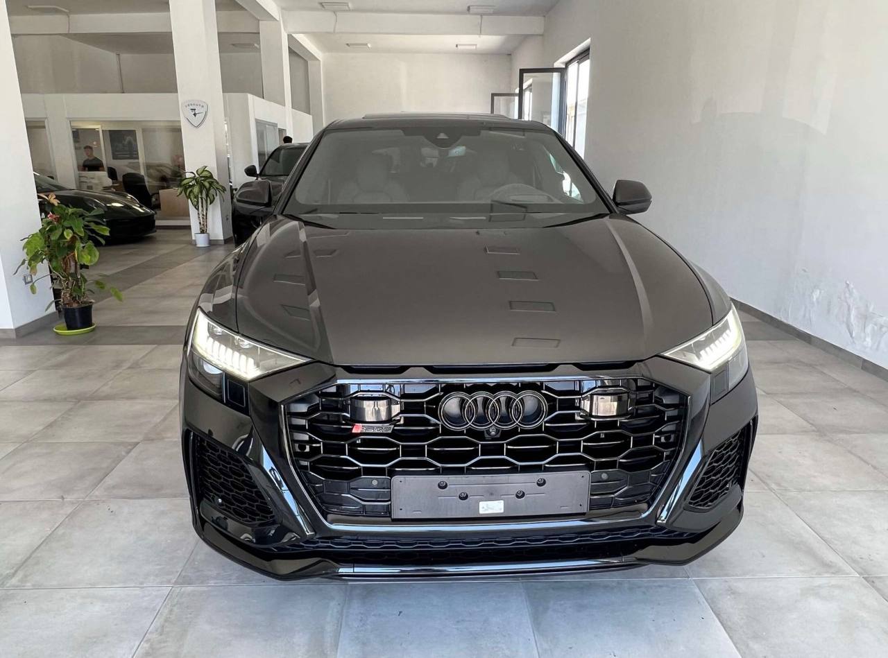 Audi RSQ8