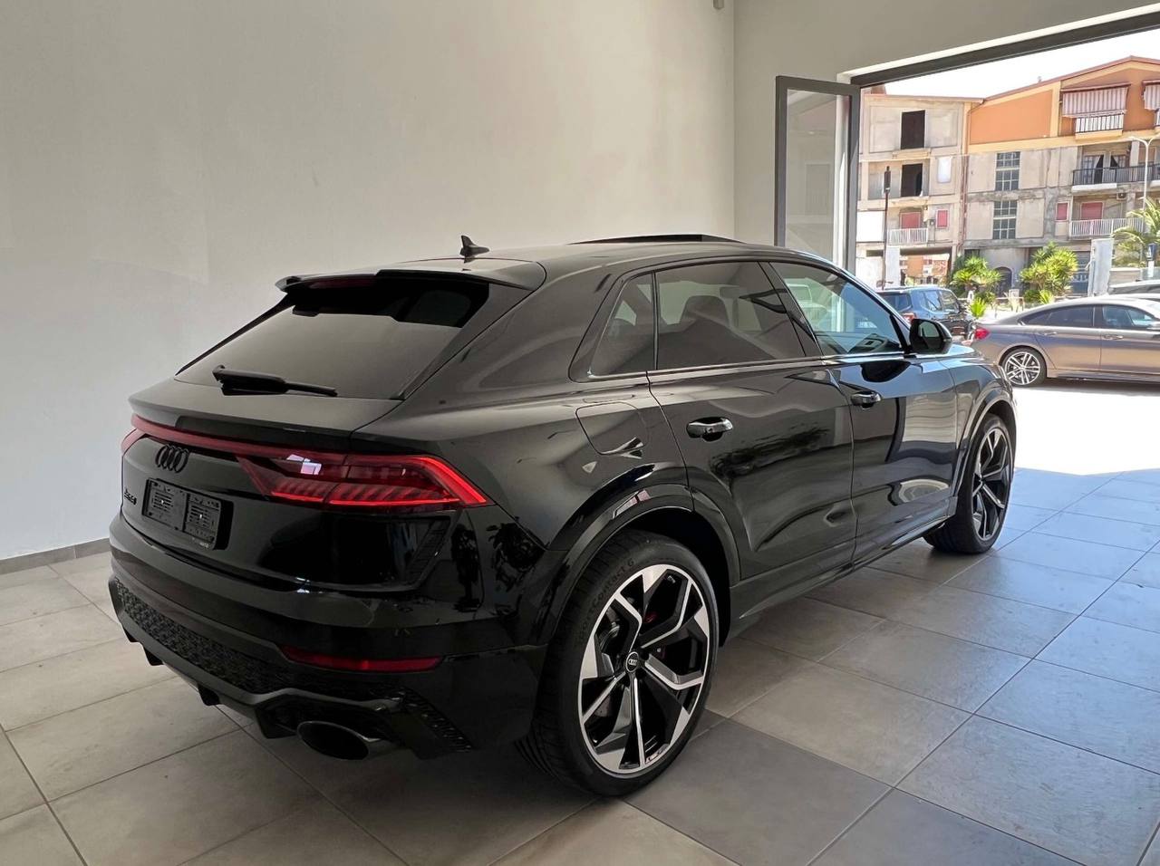 Audi RSQ8