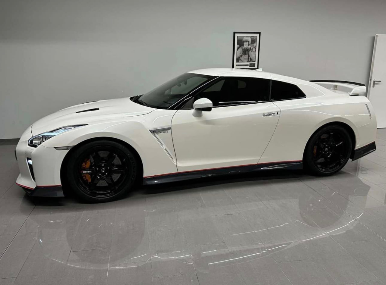 Nissan GT-R