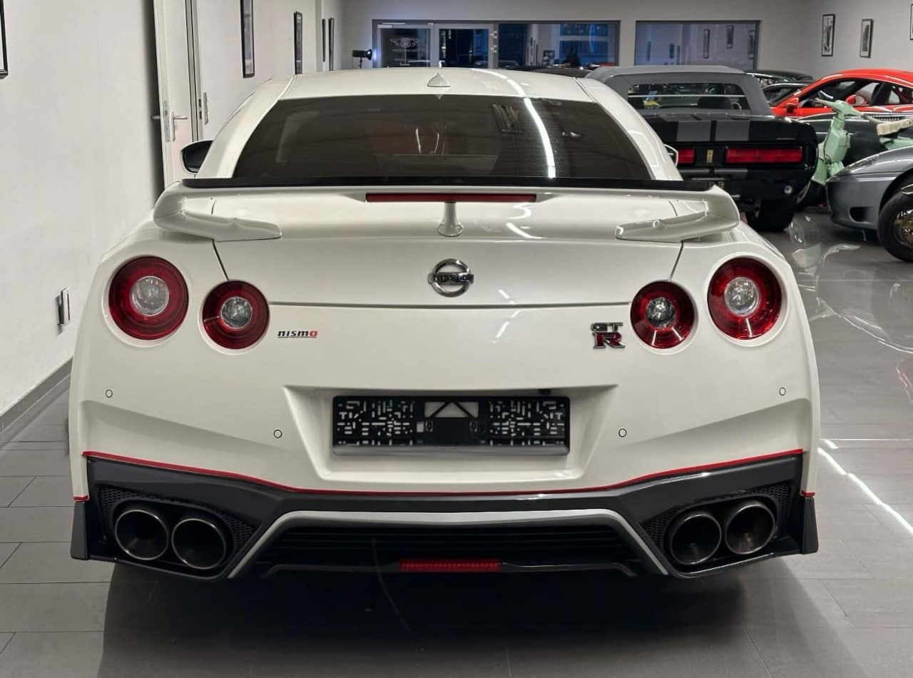 Nissan GT-R