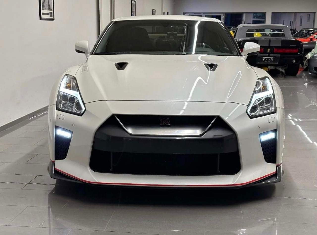 Nissan GT-R