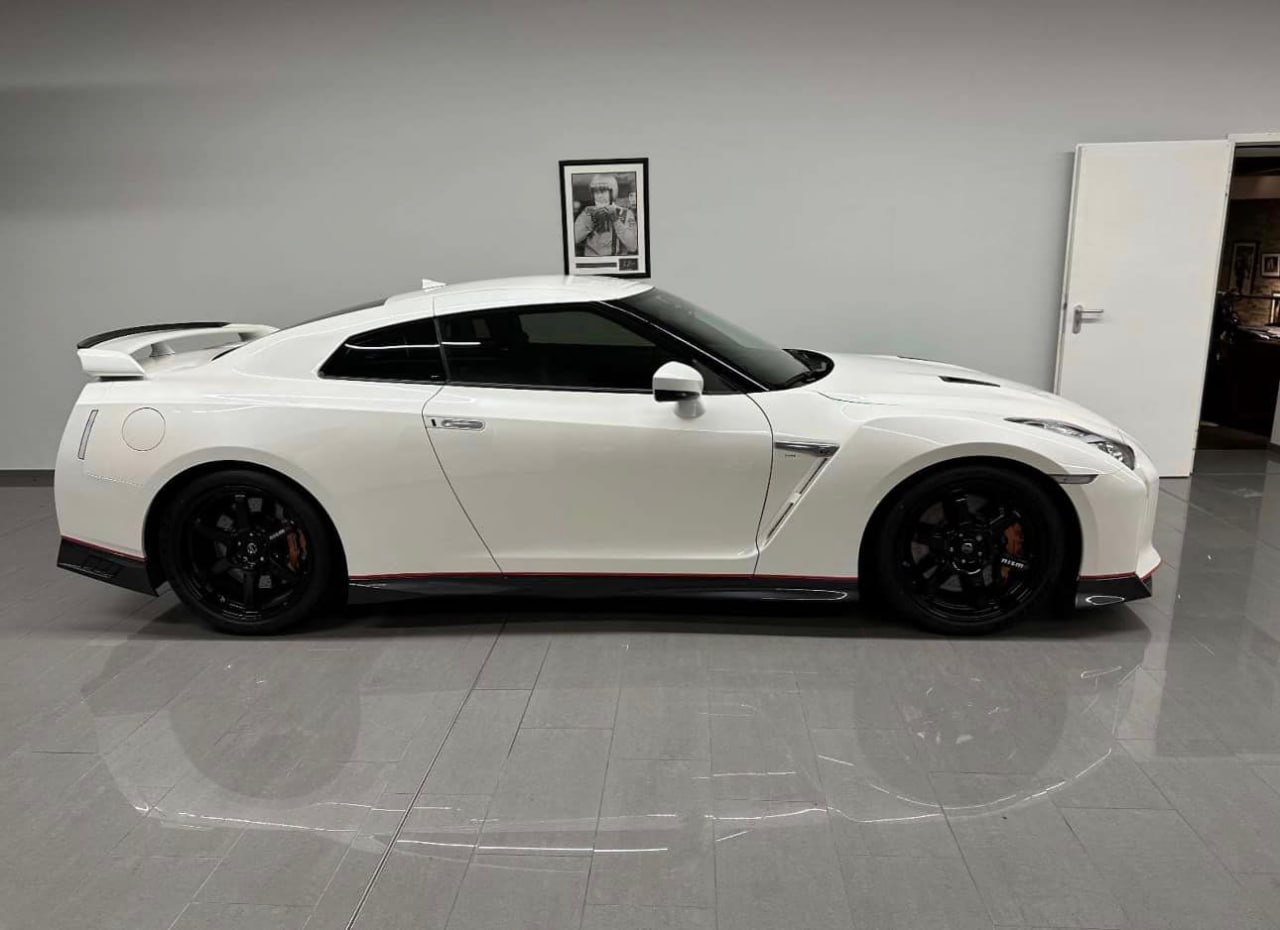 Nissan GT-R