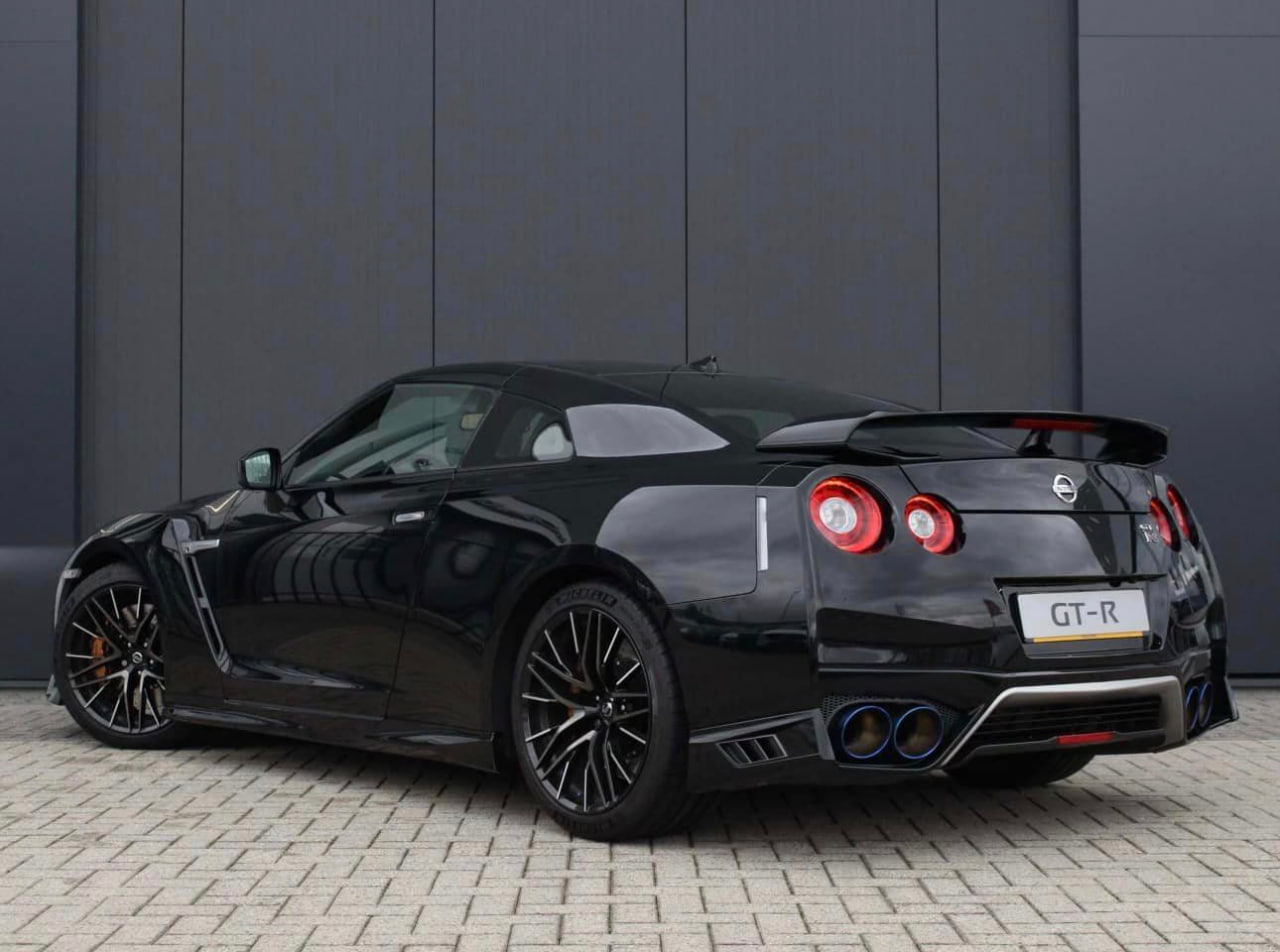 Nissan GT-R