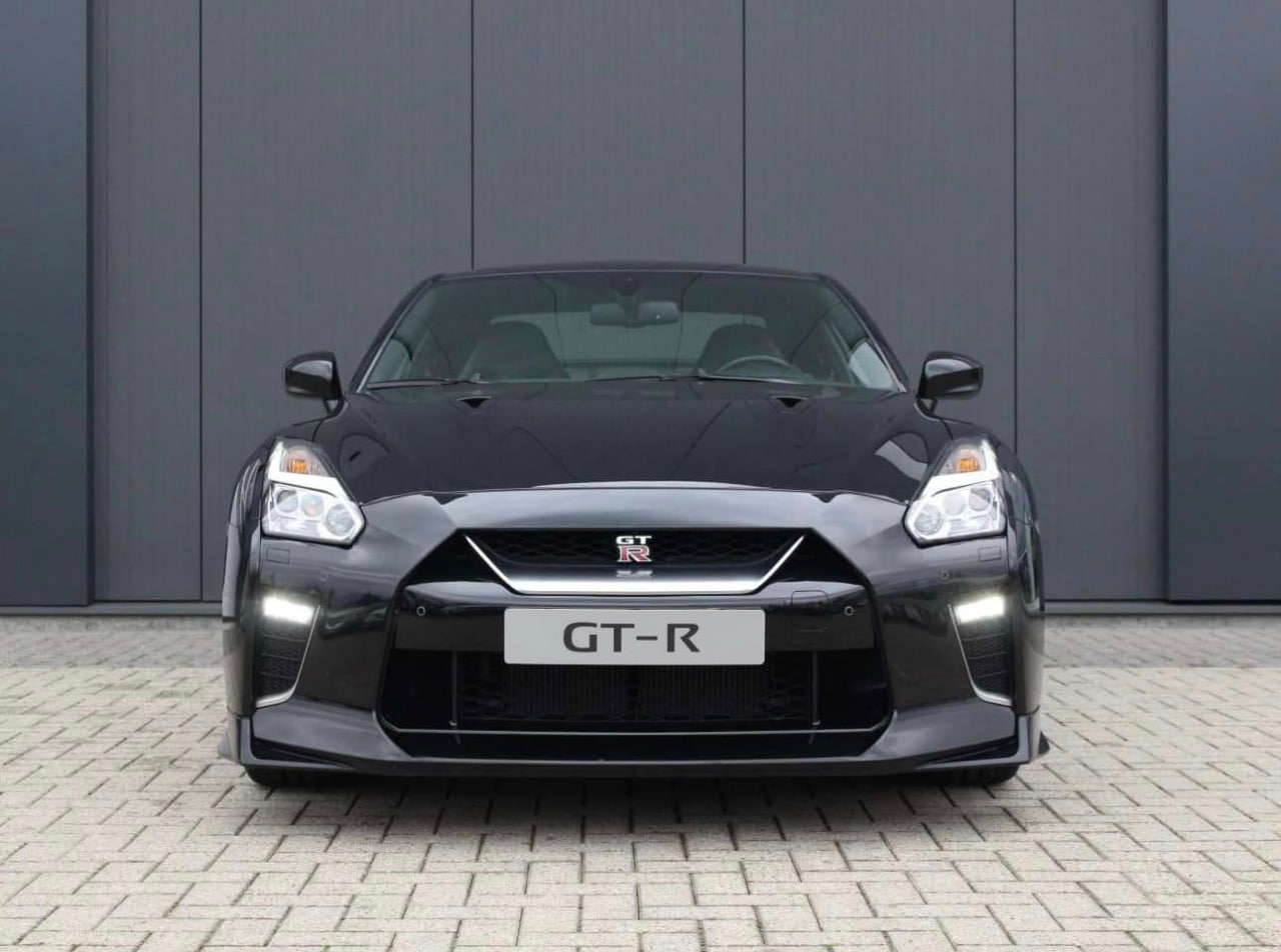 Nissan GT-R