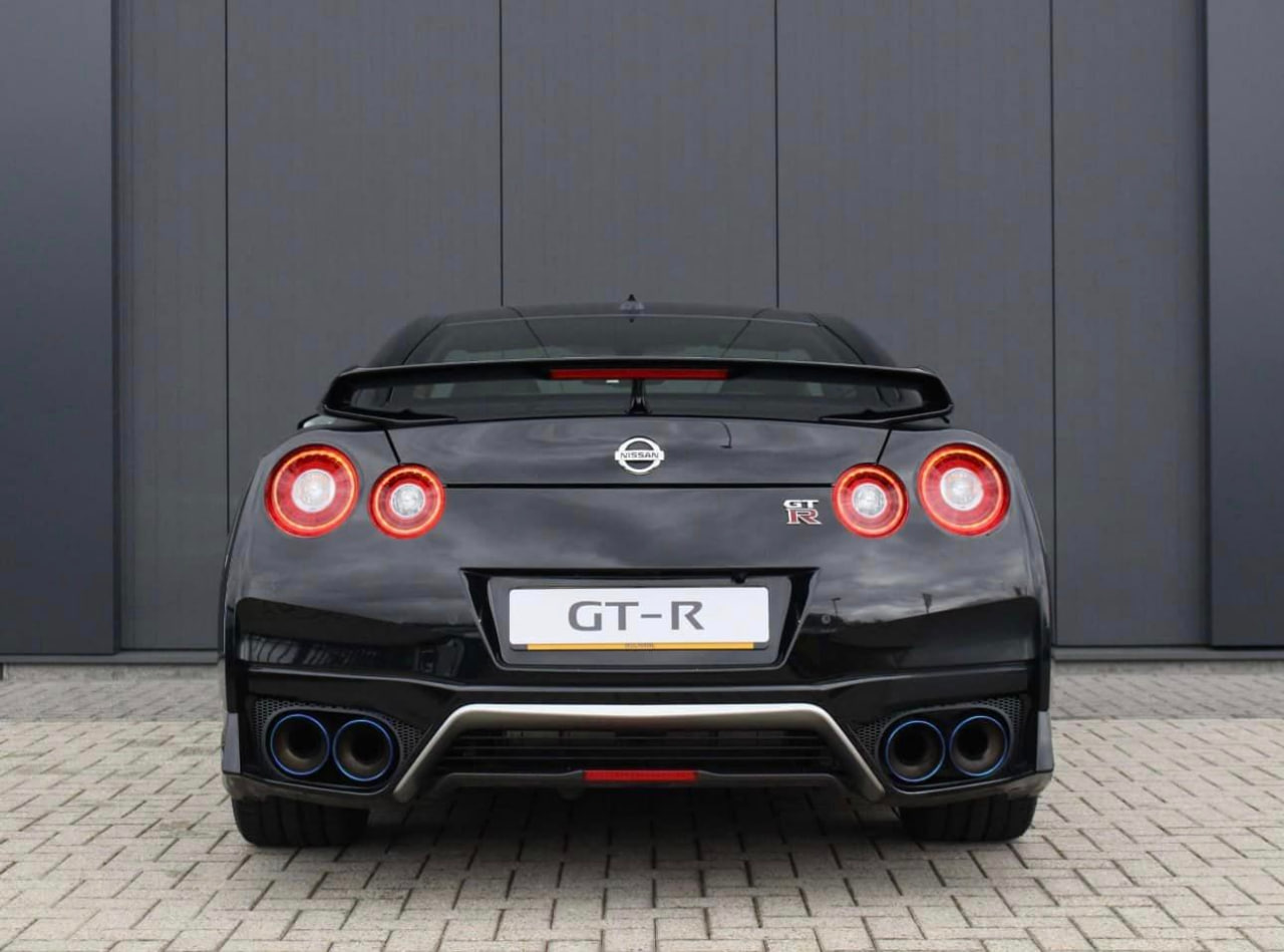 Nissan GT-R