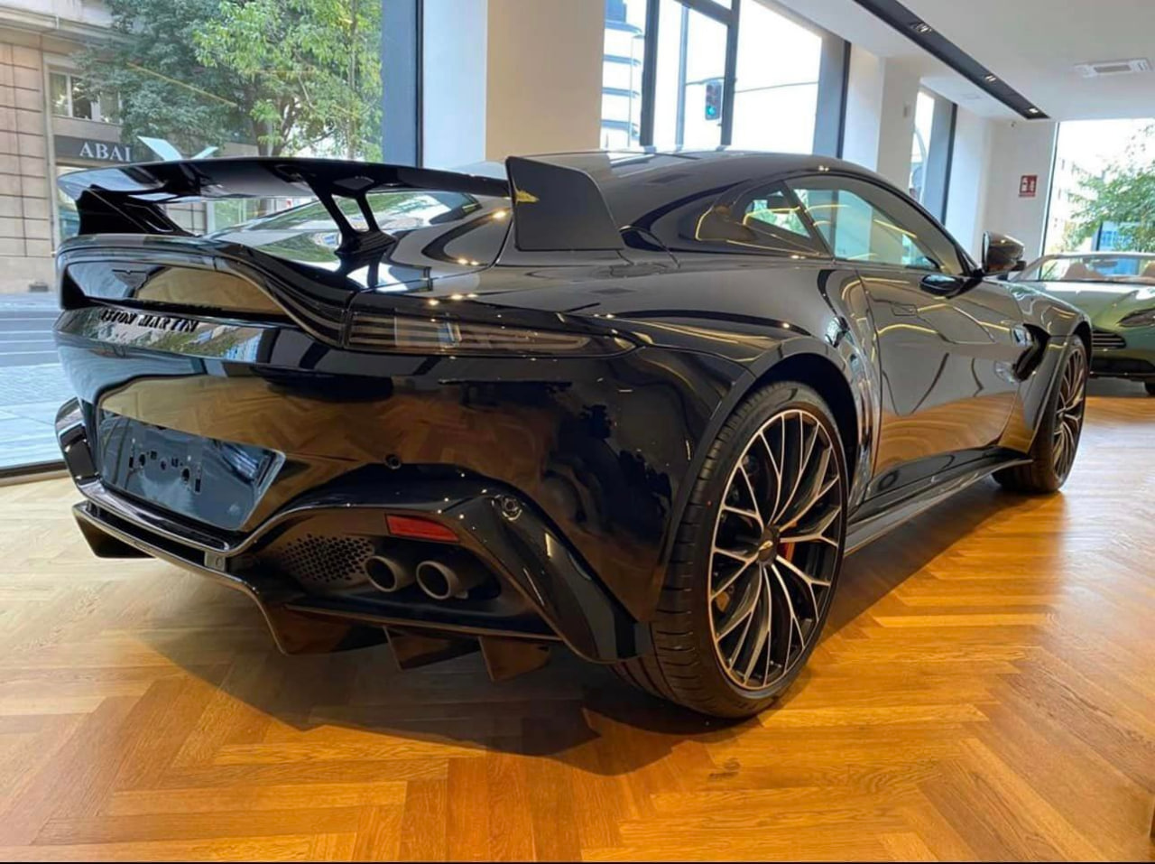 Aston Martin Vantage