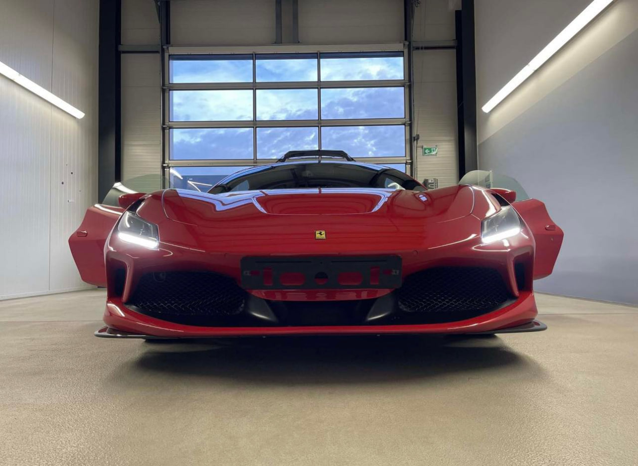 Ferrari F8 