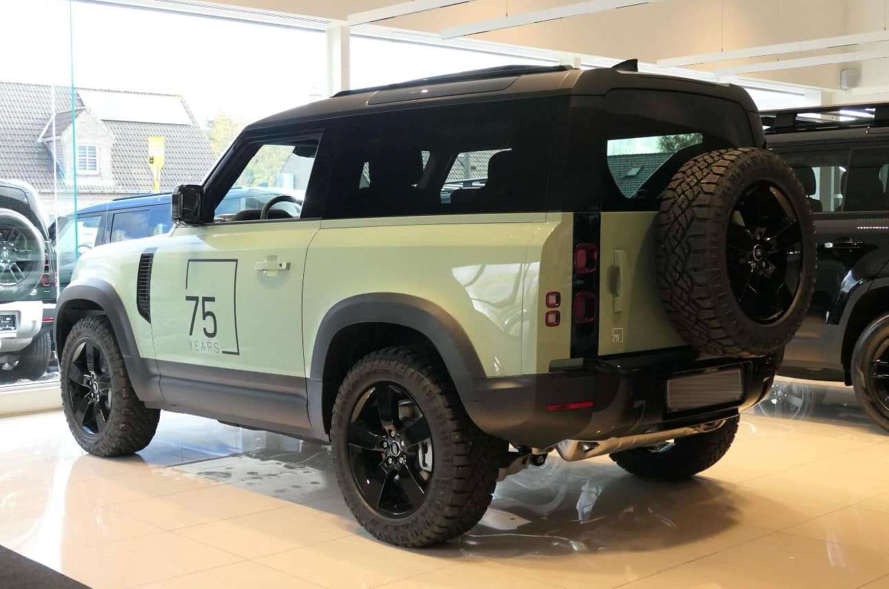  Land Rover Defender