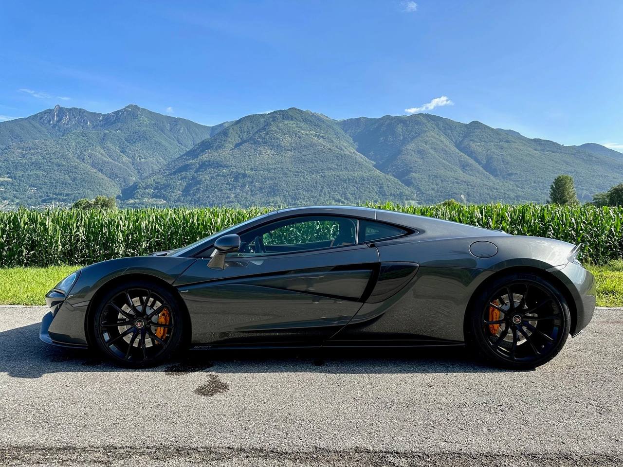 McLaren 570GT